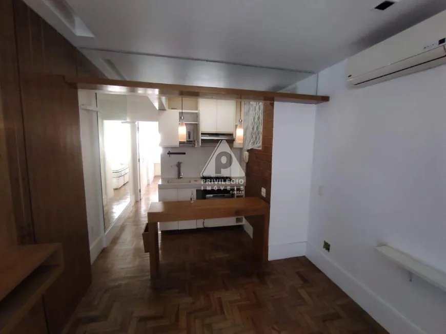 Foto 1 de Apartamento com 1 Quarto à venda, 35m² em Leme, Rio de Janeiro
