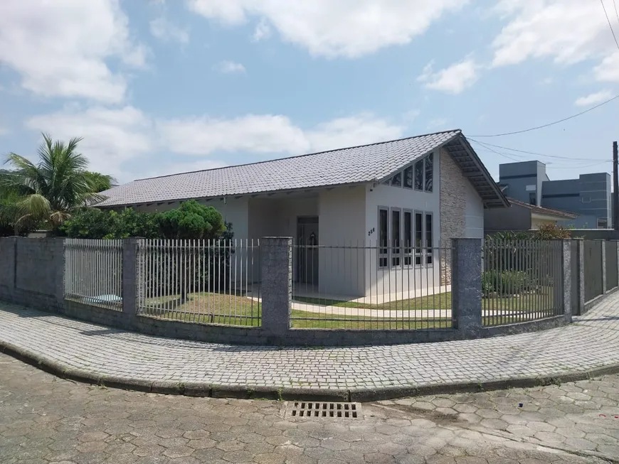 Foto 1 de Casa com 3 Quartos à venda, 174m² em Glória, Joinville