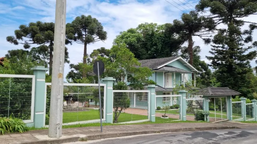 Foto 1 de Casa com 5 Quartos à venda, 230m² em Palace Hotel, Canela