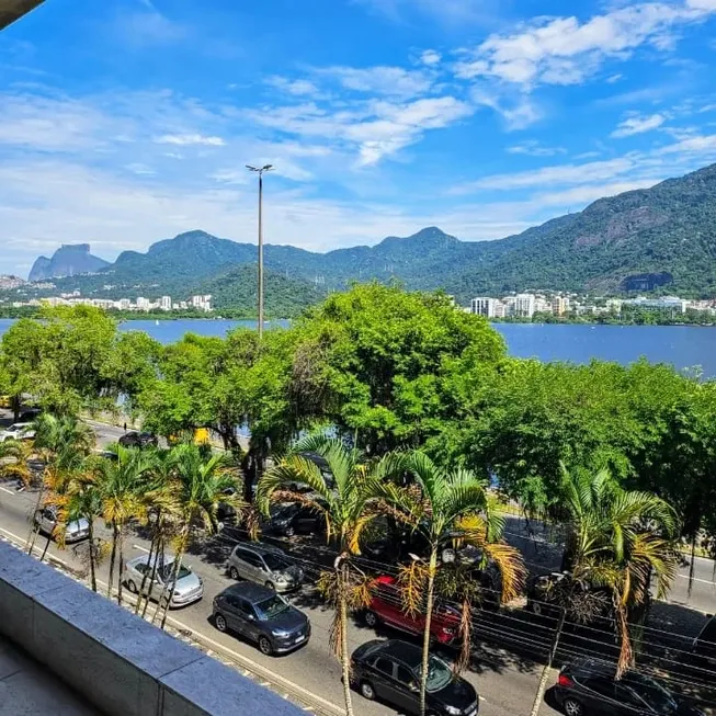 Foto 1 de Apartamento com 2 Quartos à venda, 77m² em Lagoa, Rio de Janeiro