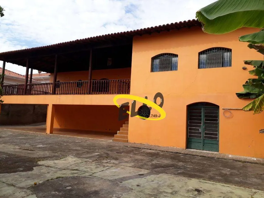 Foto 1 de Casa com 4 Quartos à venda, 400m² em Vila Santo Antônio, Cotia