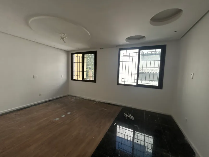 Foto 1 de Sala Comercial para alugar, 20m² em Petrópolis, Porto Alegre