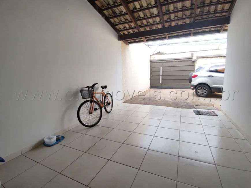 Foto 1 de Casa com 4 Quartos à venda, 160m² em Vila São Joaquim, Aparecida de Goiânia