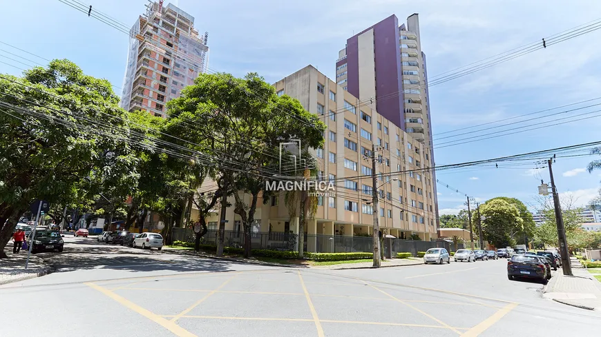 Foto 1 de Apartamento com 3 Quartos para alugar, 78m² em Cabral, Curitiba