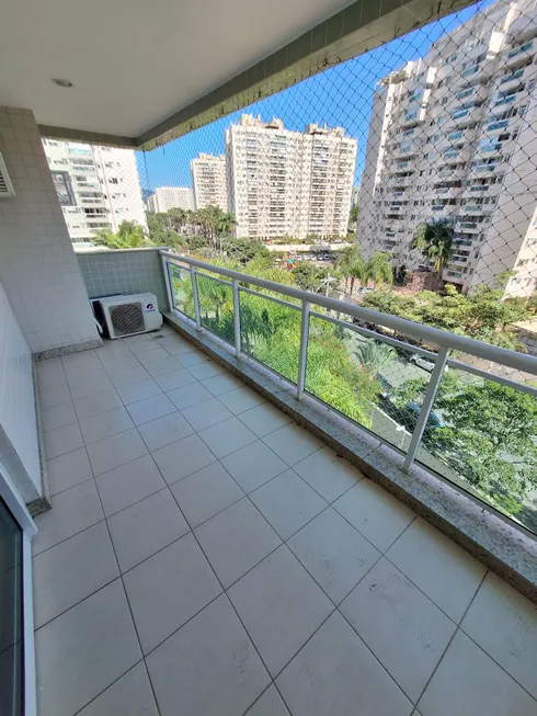 Foto 1 de Apartamento com 3 Quartos à venda, 75m² em Barra da Tijuca, Rio de Janeiro