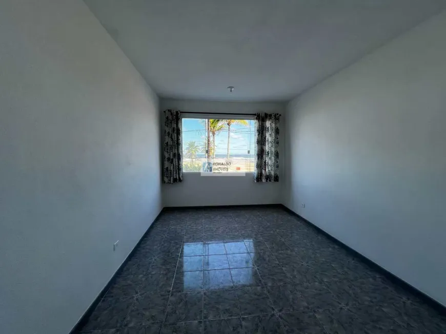 Foto 1 de Kitnet à venda, 26m² em Vila Tupi, Praia Grande