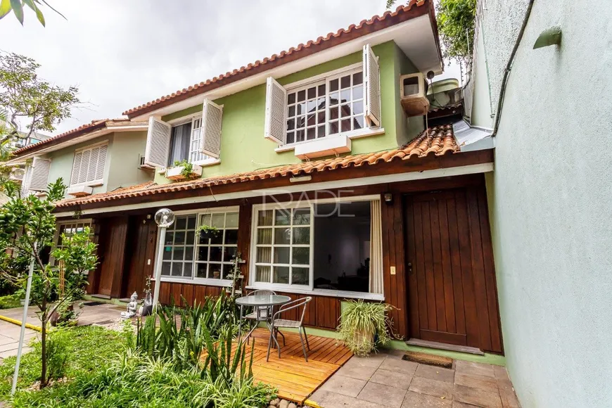 Foto 1 de Casa de Condomínio com 2 Quartos à venda, 80m² em Tristeza, Porto Alegre