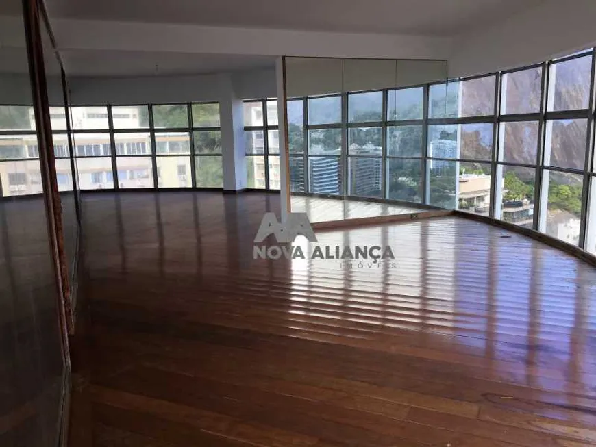 Foto 1 de Apartamento com 2 Quartos à venda, 180m² em Lagoa, Rio de Janeiro