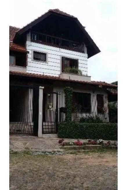 Foto 1 de Casa com 3 Quartos à venda, 241m² em Espiríto Santo, Porto Alegre