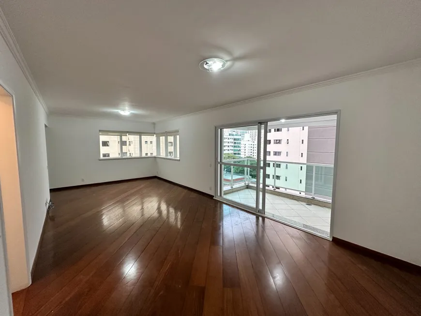 Foto 1 de Apartamento com 3 Quartos para alugar, 153m² em Campo Belo, São Paulo