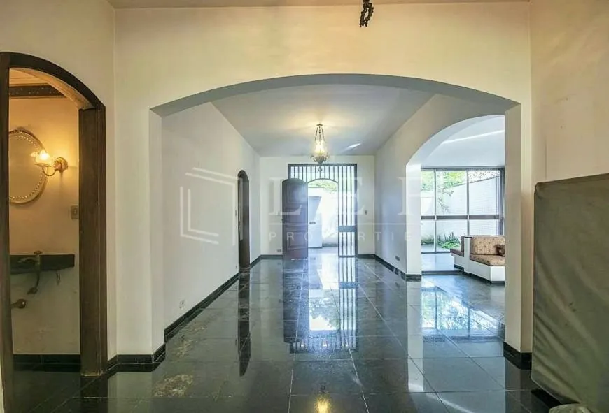 Foto 1 de Casa com 4 Quartos à venda, 343m² em Vila Madalena, São Paulo