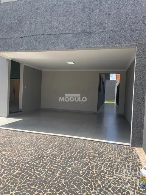Foto 1 de Casa com 3 Quartos à venda, 142m² em Granada, Uberlândia