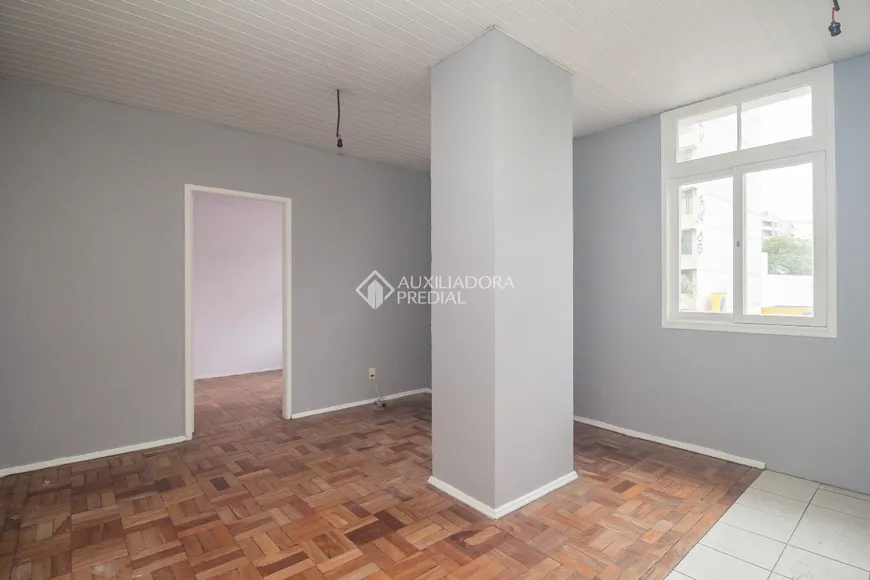 Foto 1 de Apartamento com 1 Quarto para alugar, 42m² em Floresta, Porto Alegre