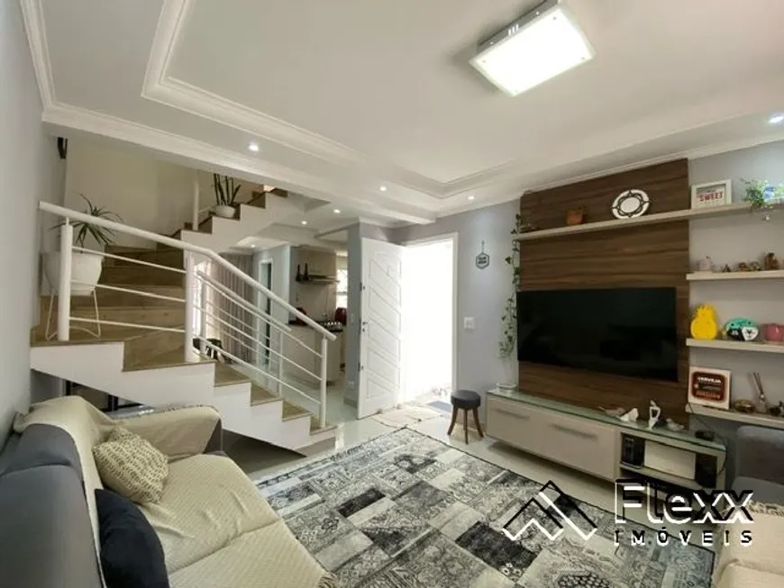 Foto 1 de Casa de Condomínio com 3 Quartos à venda, 120m² em Uberaba, Curitiba