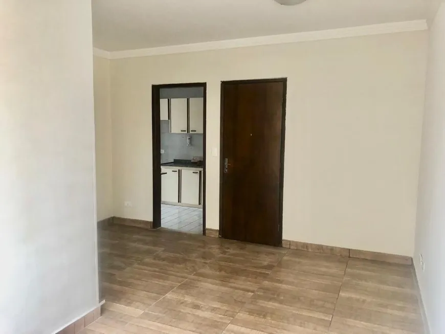 Foto 1 de Apartamento com 3 Quartos à venda, 56m² em Jardim Vilas Boas, Londrina
