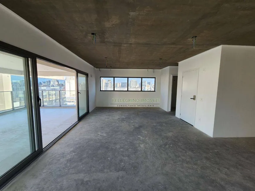 Foto 1 de Apartamento com 4 Quartos à venda, 246m² em Itaim Bibi, São Paulo