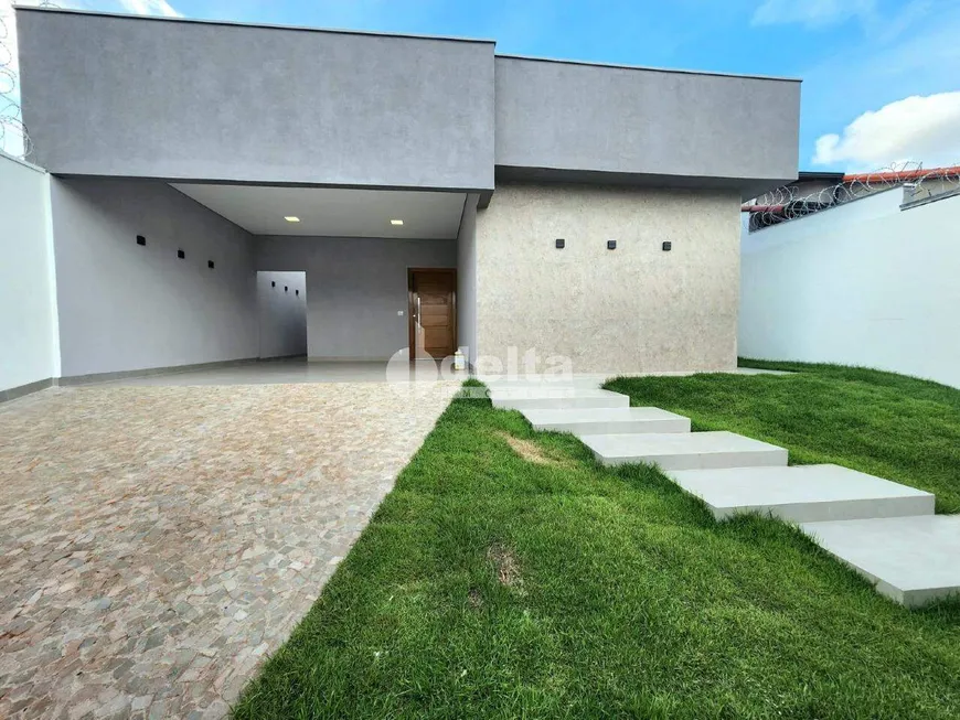 Foto 1 de Casa com 3 Quartos à venda, 185m² em Cidade Jardim, Uberlândia