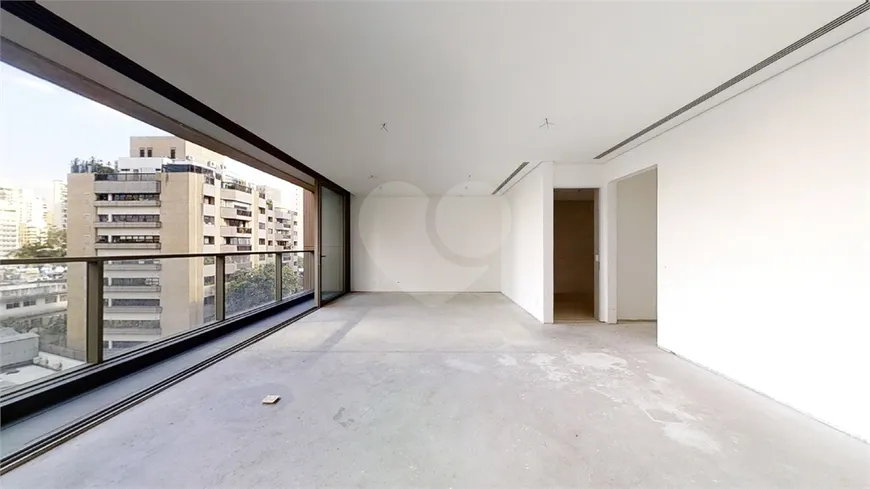 Foto 1 de Apartamento com 3 Quartos à venda, 229m² em Itaim Bibi, São Paulo