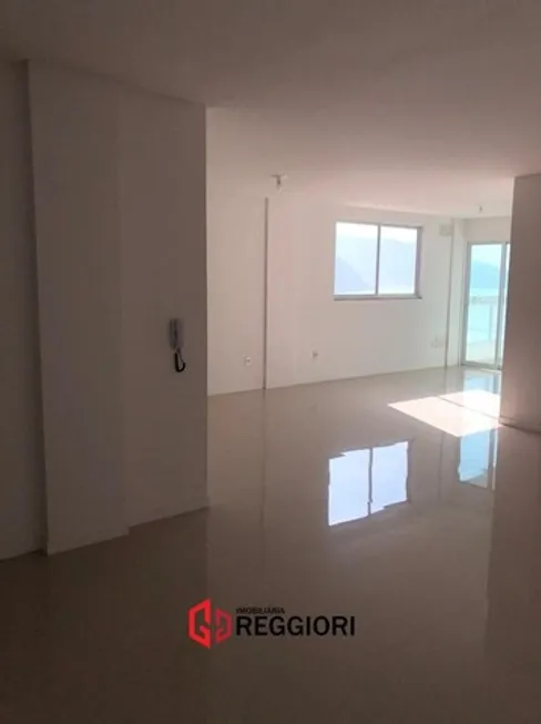 Foto 1 de Apartamento com 3 Quartos à venda, 120m² em Gravata, Navegantes