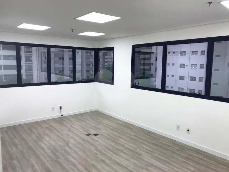 Foto 1 de Sala Comercial para alugar, 32m² em Santo Amaro, São Paulo