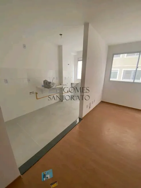 Foto 1 de Apartamento com 2 Quartos à venda, 44m² em Parque São Vicente, Mauá