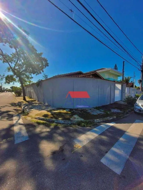 Foto 1 de Casa com 3 Quartos à venda, 87m² em Maracanã, Praia Grande