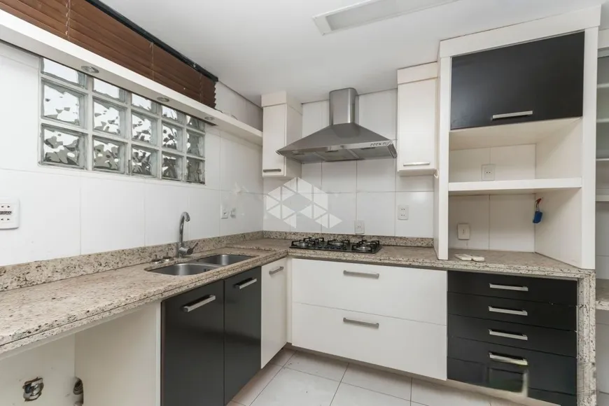 Foto 1 de Casa de Condomínio com 2 Quartos à venda, 78m² em Tristeza, Porto Alegre