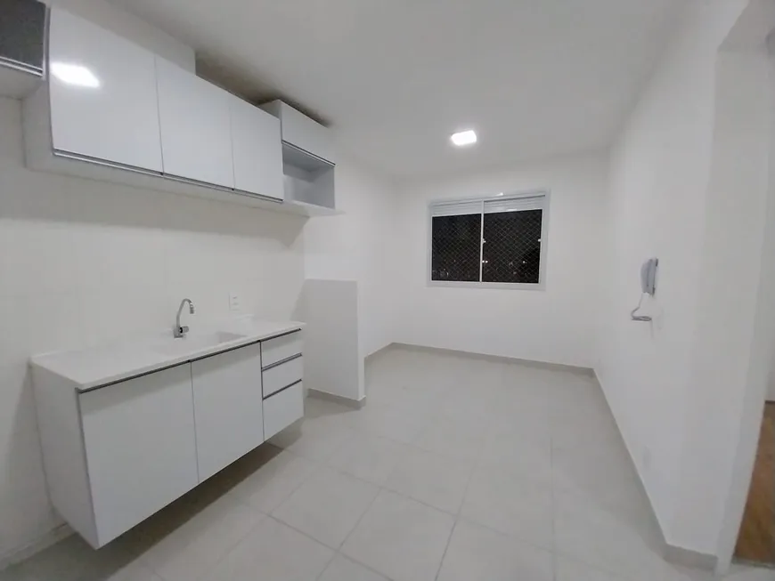 Foto 1 de Apartamento com 2 Quartos para alugar, 32m² em Jardim Itacolomi, São Paulo