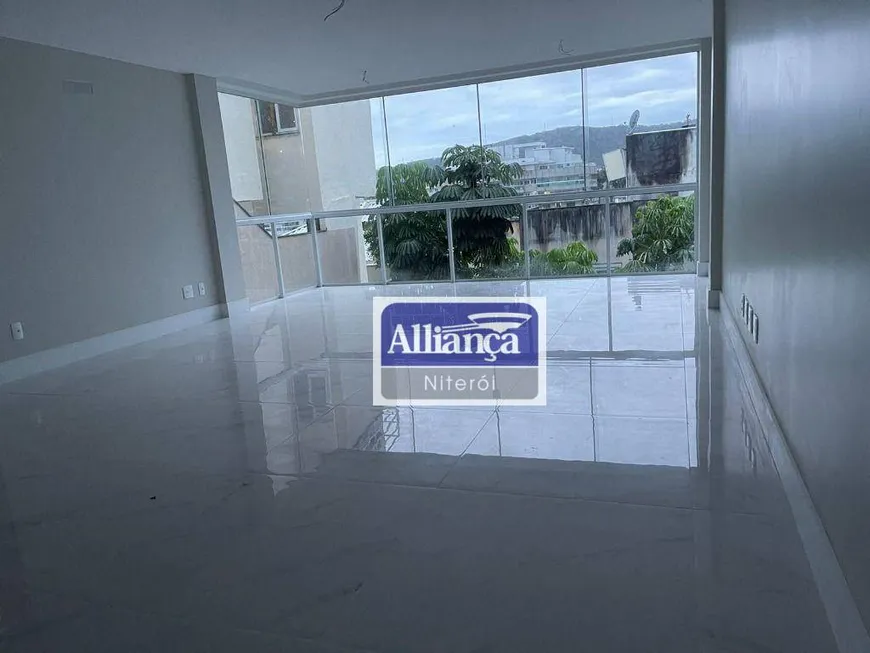 Foto 1 de Casa de Condomínio com 3 Quartos à venda, 250m² em Charitas, Niterói