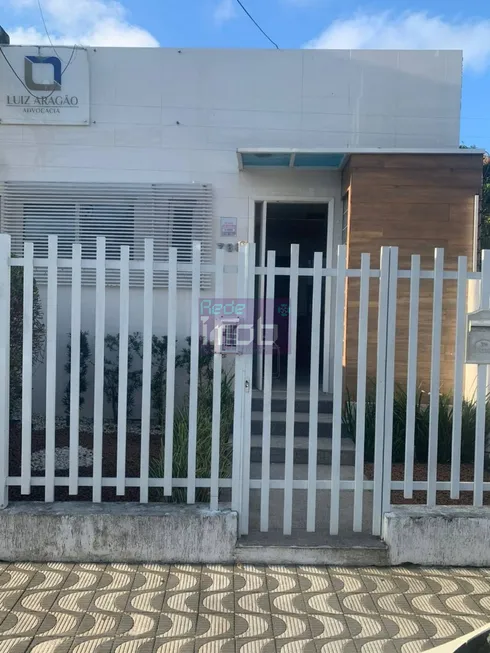 Foto 1 de Casa com 4 Quartos à venda, 250m² em São José, Aracaju