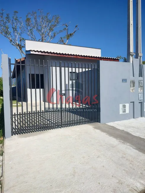 Foto 1 de Casa com 2 Quartos à venda, 55m² em GOLFINHO, Caraguatatuba