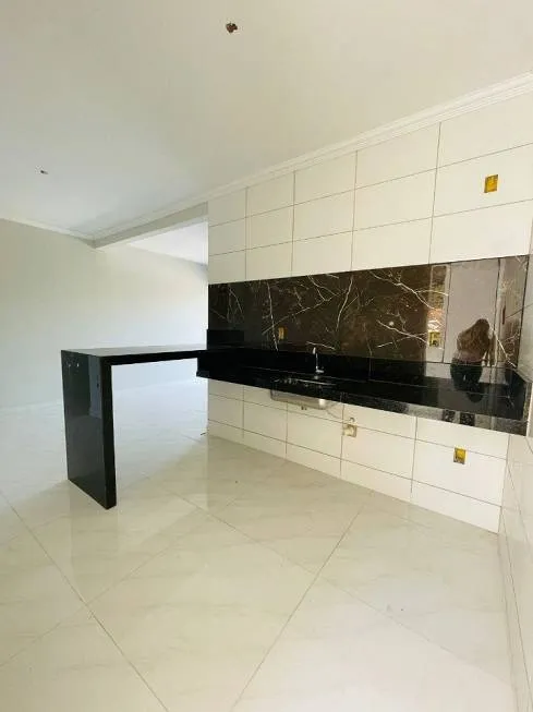 Foto 1 de Casa com 2 Quartos à venda, 360m² em Nacional, Contagem