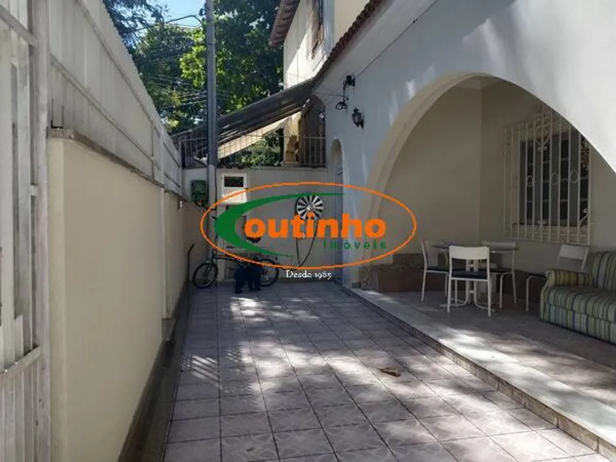 Foto 1 de Casa com 6 Quartos à venda, 356m² em Grajaú, Rio de Janeiro
