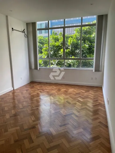 Foto 1 de Apartamento com 3 Quartos à venda, 105m² em Copacabana, Rio de Janeiro