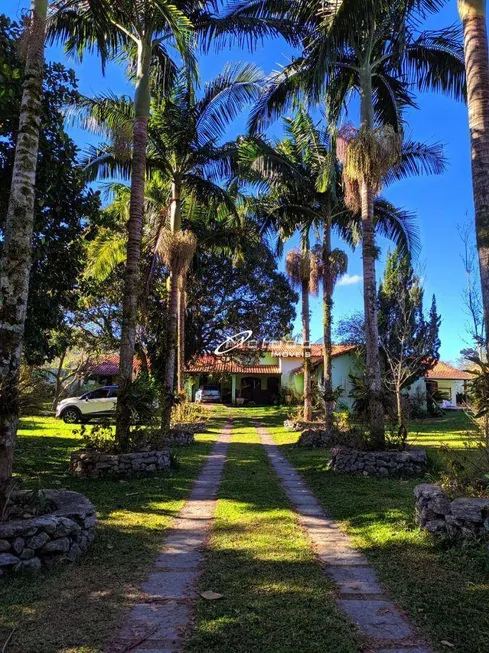 Foto 1 de Fazenda/Sítio com 4 Quartos à venda, 3000m² em Jardim Costao, Santa Branca