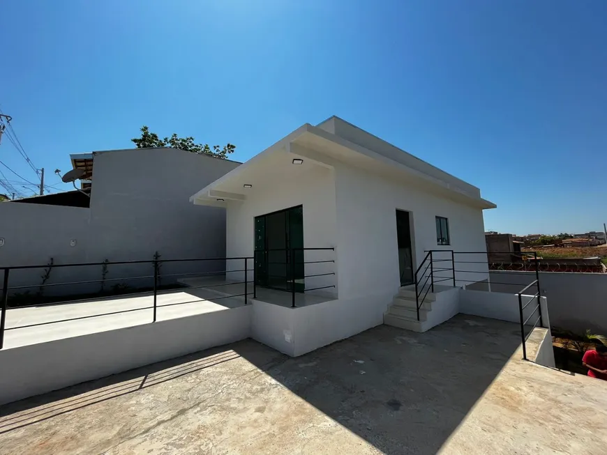 Foto 1 de Casa com 3 Quartos à venda, 123m² em Carmelo, Montes Claros