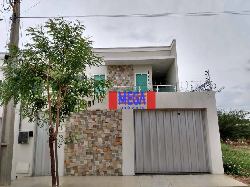 Foto 1 de Casa com 4 Quartos à venda, 232m² em Planalto, Juazeiro do Norte
