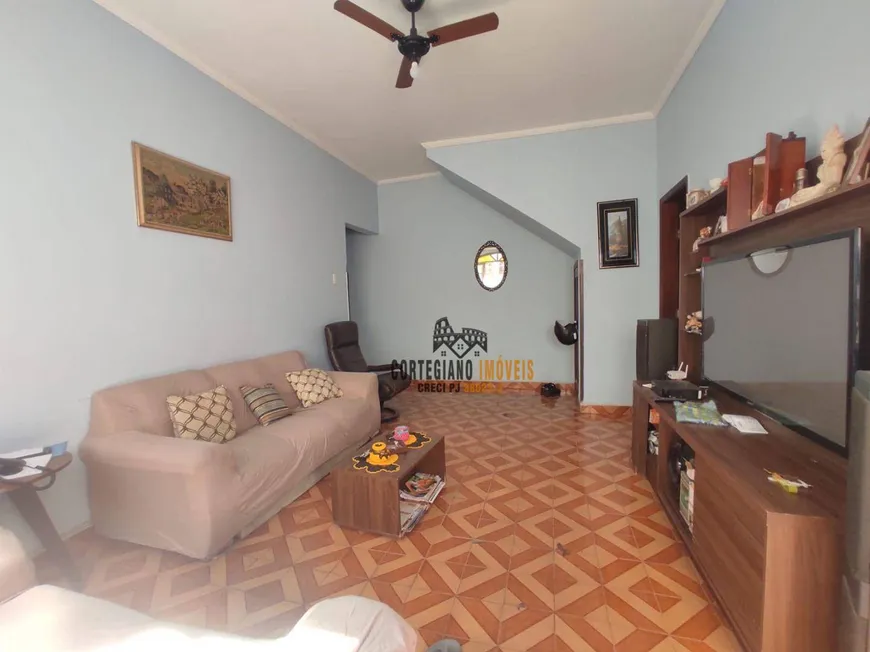 Foto 1 de Casa com 2 Quartos à venda, 80m² em Vila Belmiro, Santos