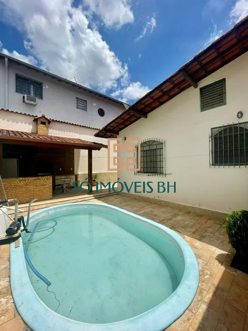 Foto 1 de Casa com 4 Quartos à venda, 184m² em Itapoã, Belo Horizonte