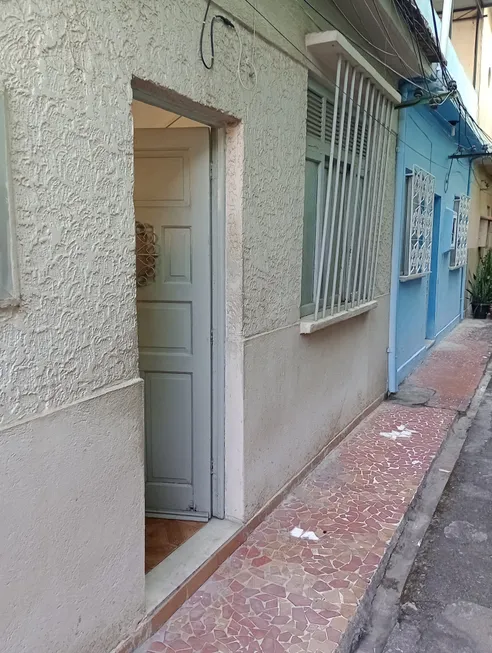Foto 1 de Casa com 1 Quarto para alugar, 32m² em Olaria, Rio de Janeiro
