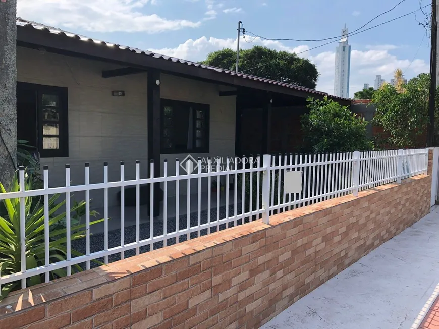 Foto 1 de Lote/Terreno à venda, 320m² em Barra, Balneário Camboriú