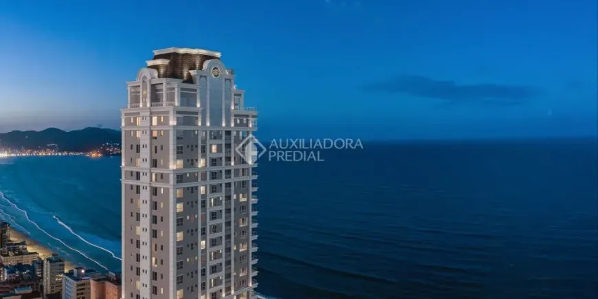 Foto 1 de Cobertura com 5 Quartos à venda, 427m² em Meia Praia, Itapema