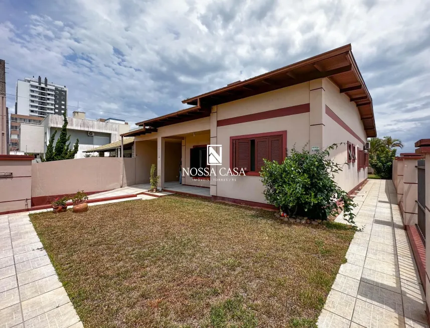 Foto 1 de Casa com 4 Quartos à venda, 200m² em Stan, Torres
