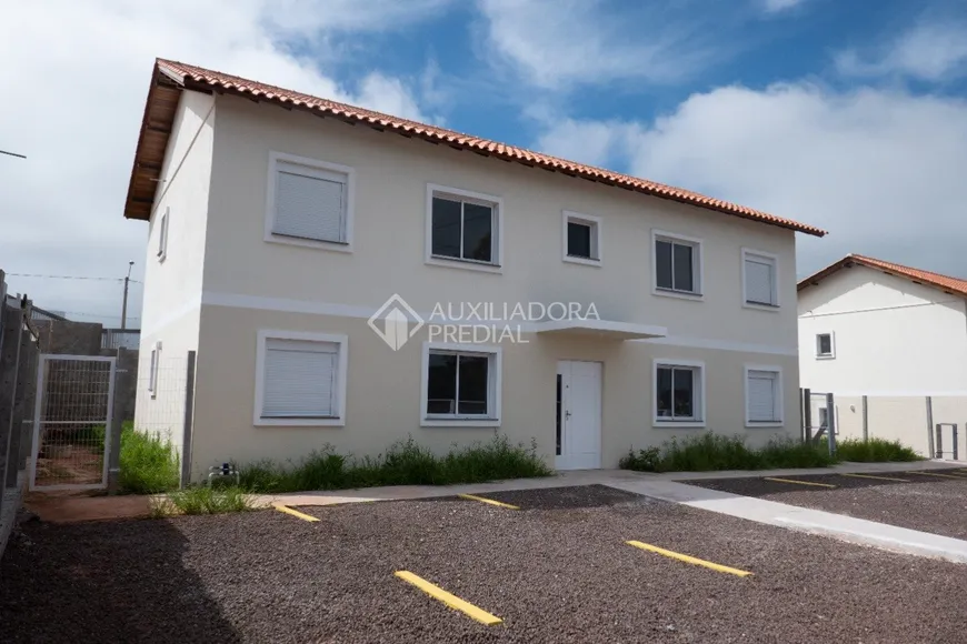 Foto 1 de Apartamento com 2 Quartos à venda, 48m² em Tomazetti, Santa Maria