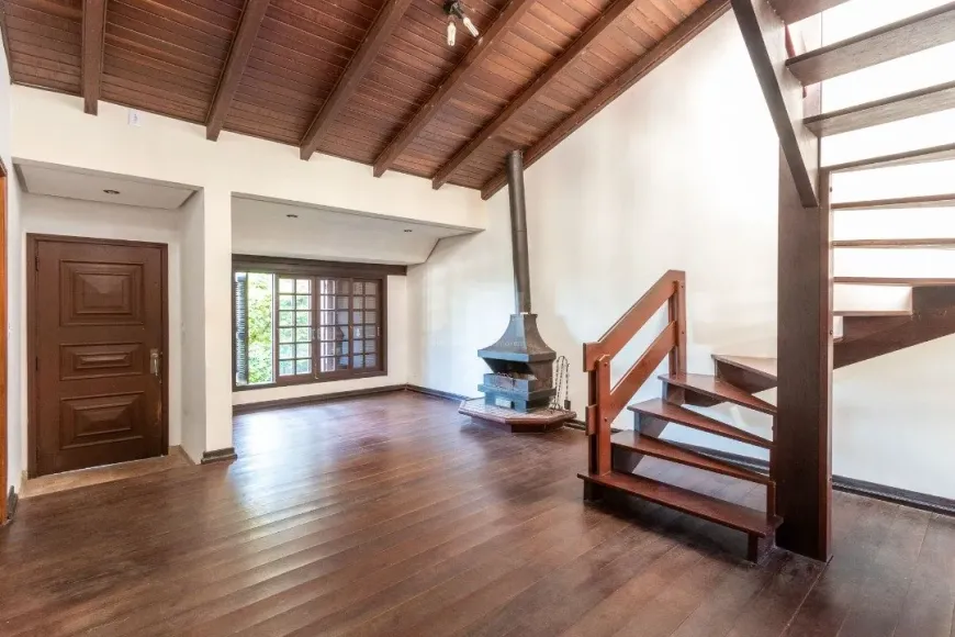 Foto 1 de Casa com 3 Quartos à venda, 281m² em Espiríto Santo, Porto Alegre