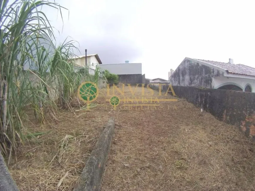 Foto 1 de Lote/Terreno à venda, 300m² em Barreiros, São José