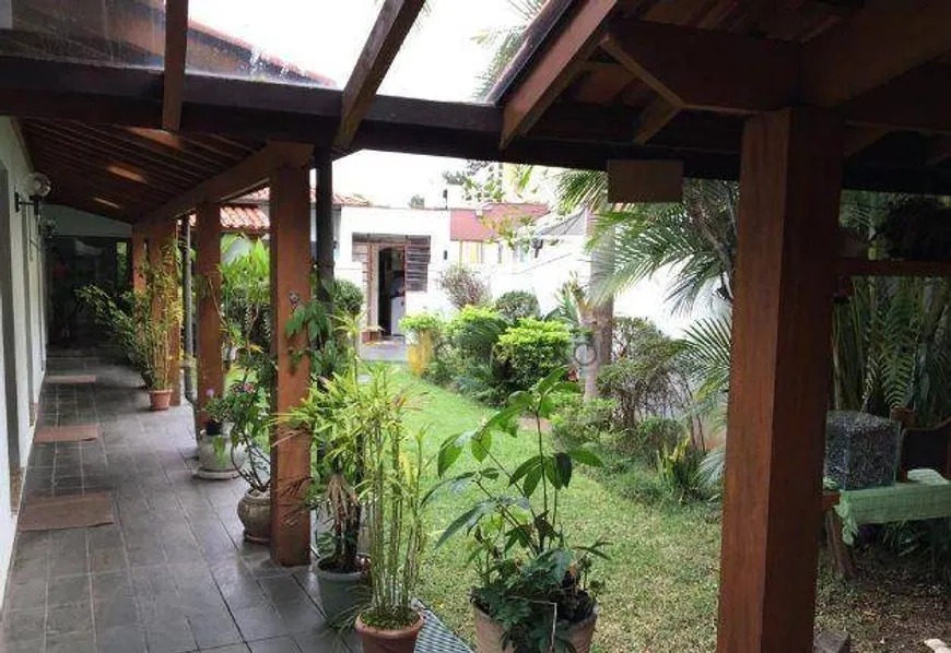 Foto 1 de Casa com 4 Quartos à venda, 392m² em Jardim Marajoara, São Paulo