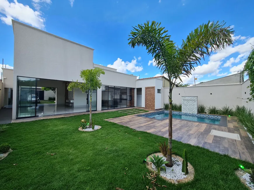 Foto 1 de Casa com 3 Quartos à venda, 210m² em Cidade Satélite São Luiz, Aparecida de Goiânia