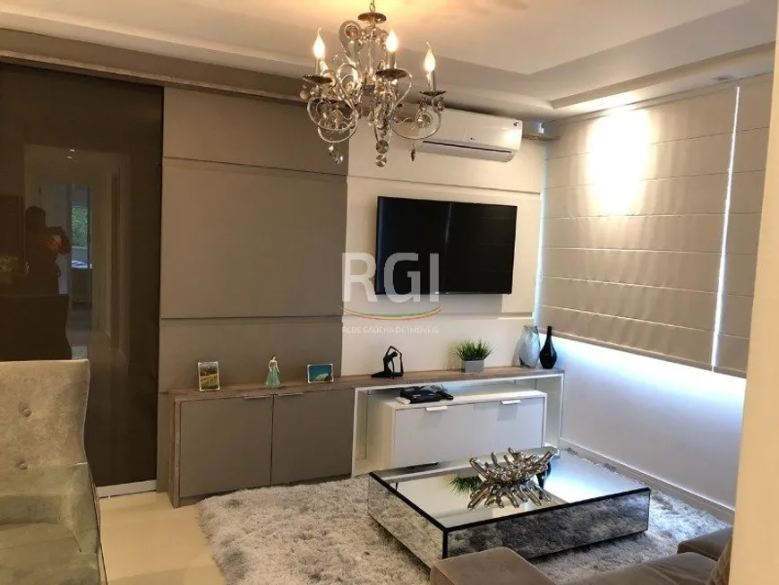 Foto 1 de Apartamento com 2 Quartos à venda, 49m² em Azenha, Porto Alegre