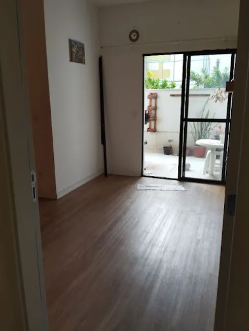 Foto 1 de Apartamento com 2 Quartos à venda, 65m² em Vila Carmosina, São Paulo